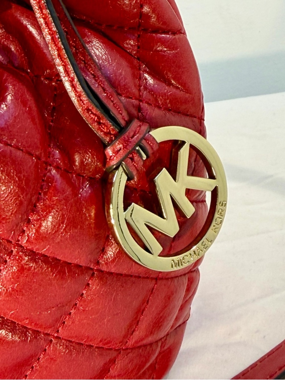 Michael Kors Frankie Small Red Quilted Leather Drawstring Bucket Bag - Picture 4 of 10
